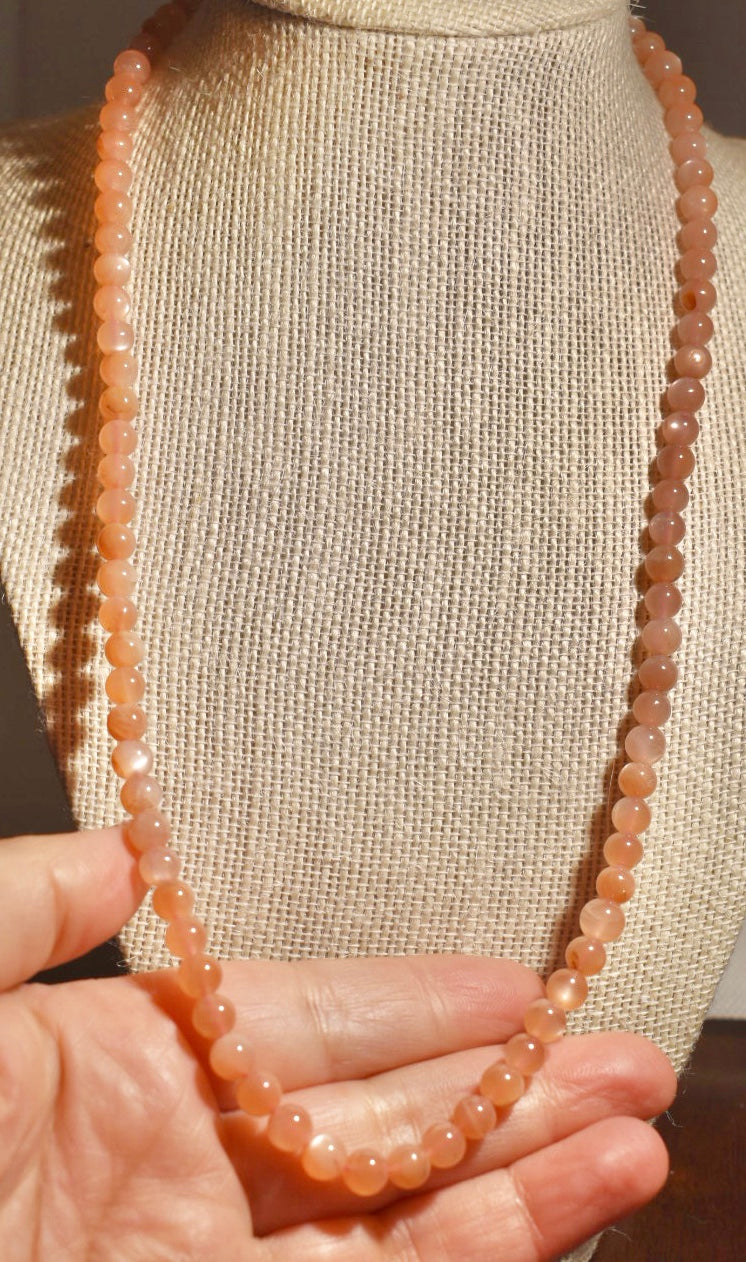 Gorgeous Sunstone Beads Necklace