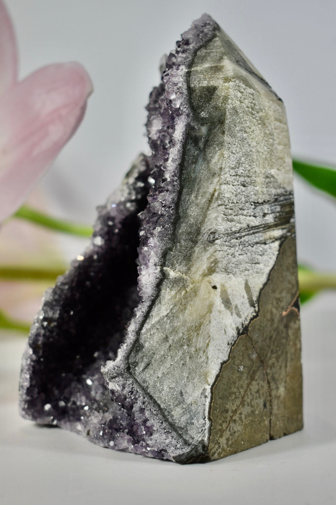 Amethyst Cluster Cave 640g - Protection. Intuition. Healing.