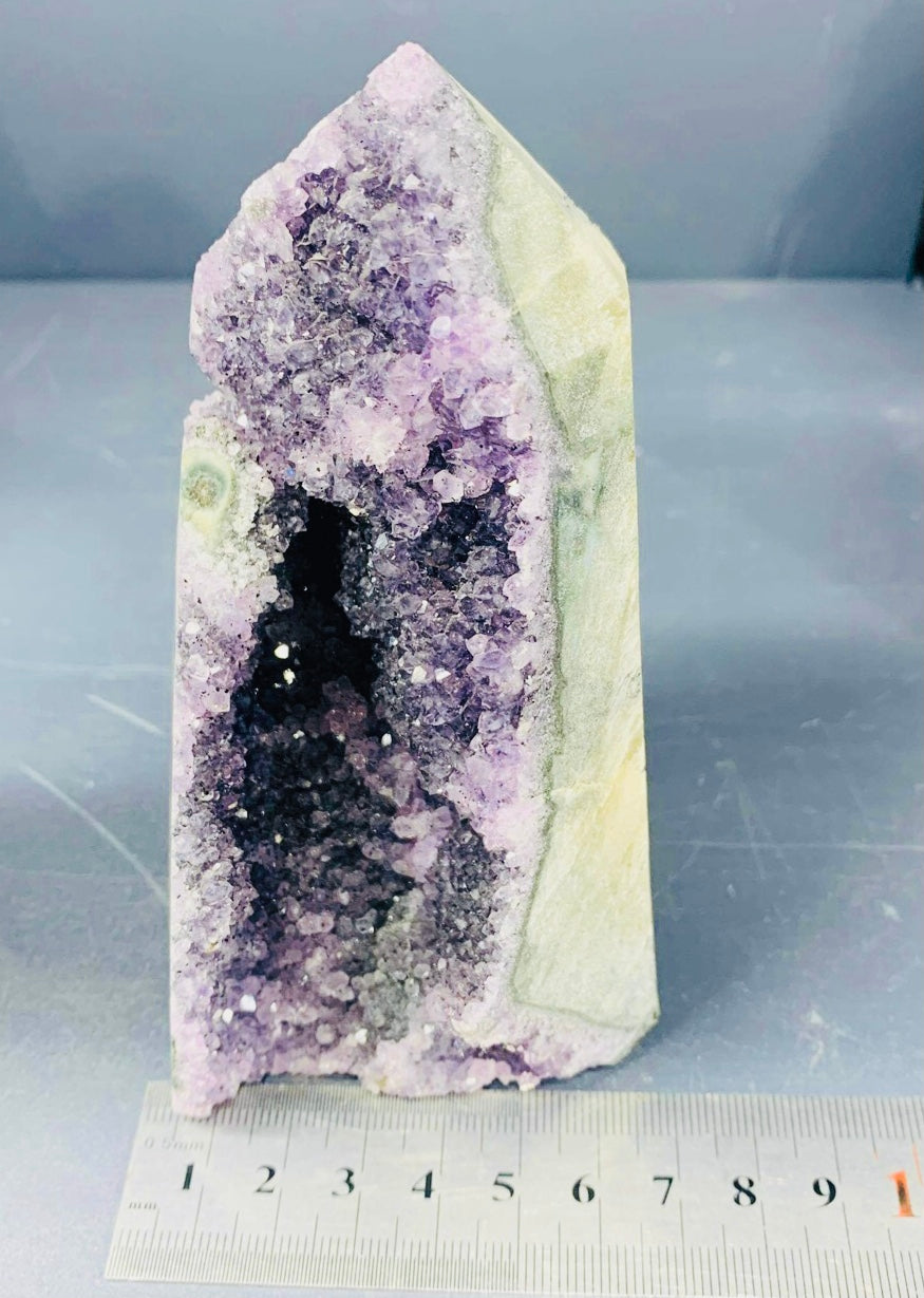 Amethyst Cluster Cave 640g - Protection. Intuition. Healing.