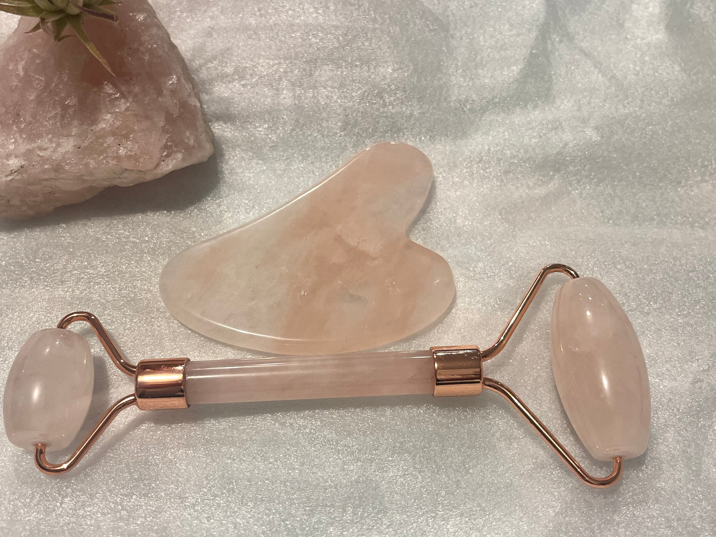 Rose Quartz Set, Face Roller and Guasha