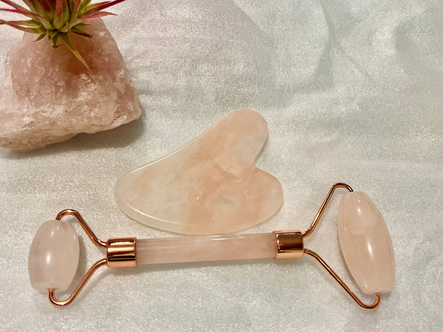 Rose Quartz Set, Face Roller and Guasha