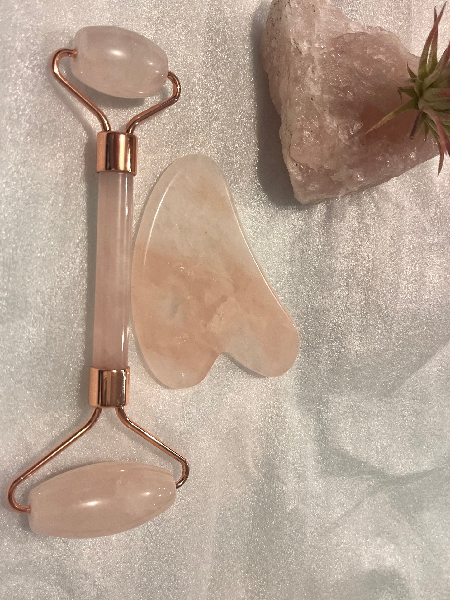 Rose Quartz Set, Face Roller and Guasha