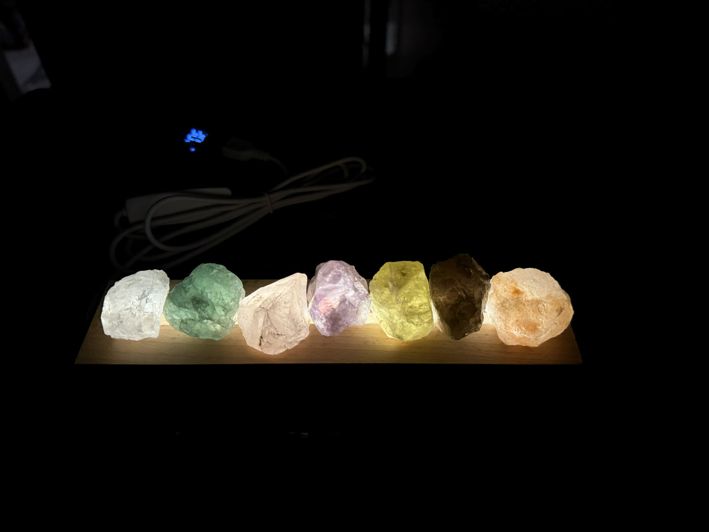 Lovely Crystal Night Light – USB Powered Tri-Colour Lamp with Natural Healing Crystals